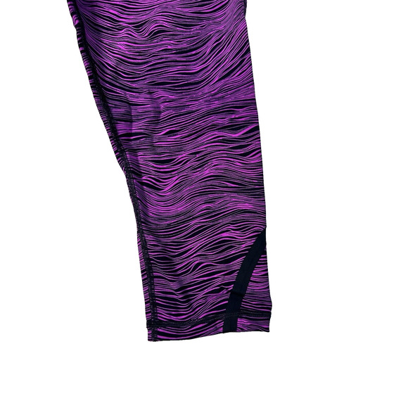 LULULEMON On Track Crop Leggings Life Lines Polar Pink Black Size 6 - Picture 3 of 10
